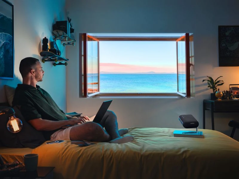 GPG 25 PRJ M1 Max Scenario Photo Bedroom Side projection pc l