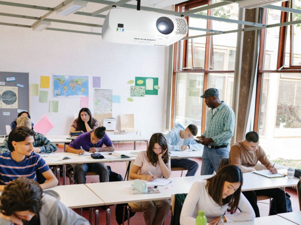 Sharp XP-E501U cost-effective laser projector